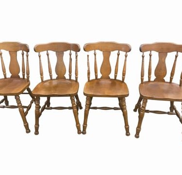 Set of 4 VTG colonial-style maple dining chairs, 32H 19W 18D