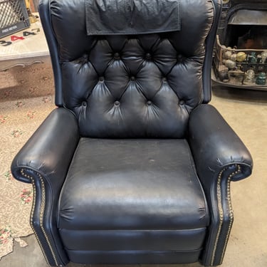 Black Tufted Recliner 36.5 x 34 x , 39
