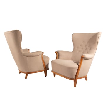 #165 Pair of Lounge Chairs