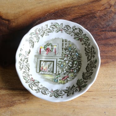 Johnson Bros Merry Christmas Saucer Plate, Vintage Holiday Tableware, English Porcelain Saucer with Presents under a Tree & Fireplace 