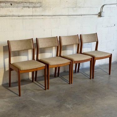 D-Scan Set of 4 Vintage Upholstered Dining Chairs Solid Teak Mid-Century Modern 1970s 