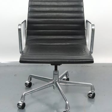 Eames Black Leather Herman Miller Aluminum Group Chair