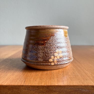 1970s flowered pot by Jeff Procter / salt-fired pottery by Oregon artist / spice jar or planter 