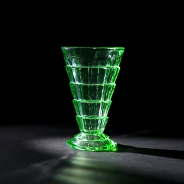 Vintage Green Depression Glass Tumbler 11oz - Uranium Tea Room Glassware by Indiana Glass Co 