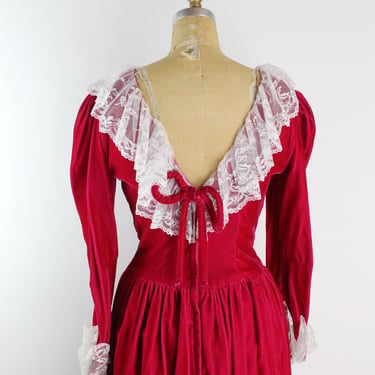 Vintage Hot Pink Velvet Dress / White lace Collar / Size S/M 