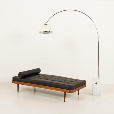 Danish teak daybed in black leather in Hans Wegner style, 1960s 