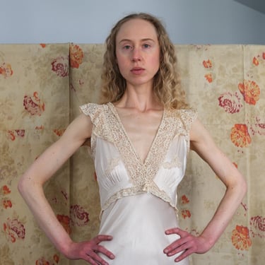 1940s bias cut slip dress . vintage satin gown . size xs to s/m 