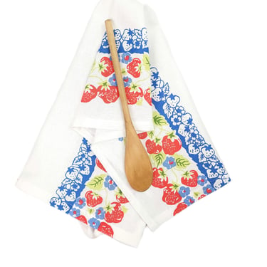 Vintage Inspired Strawberry Tea Towel: Retro Kitchen Decor 