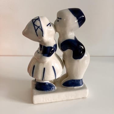 Vintage Dutch Figurines / Boy and Girl Kissing / Holland Souvenir / Delft Decor 