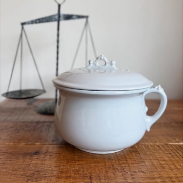 antique chamber pot with lid Johnson Brothers English ironstone commode 