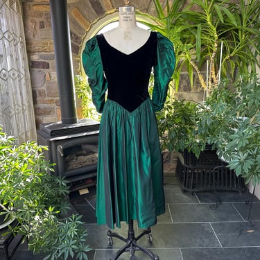 Vintage 1980s Black Velvet Green Taffeta Formal Dress Holiday Christmas 