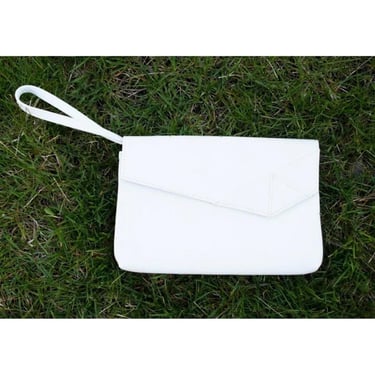 Vintage 80’s/90’s White Faux Snakeskin Rectangle Wristlet Clutch w/ Strap | Minimalist, Textured, Geometric / Rectangular, Chic, Summer 