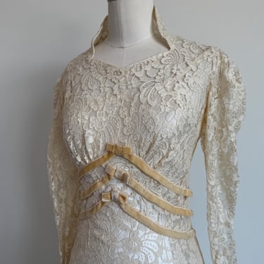 Vintage 70s AMAZING Cream Lace Wedding Dress Gothic Prom Dress ; 60s Pristine Gunne Sax (Inspired) Bohemian Maxi Floral Lace Bow Details 