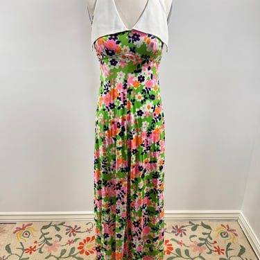 Bright Floral Maxi-Dress with Oversized White Bib Collar - 1970s 