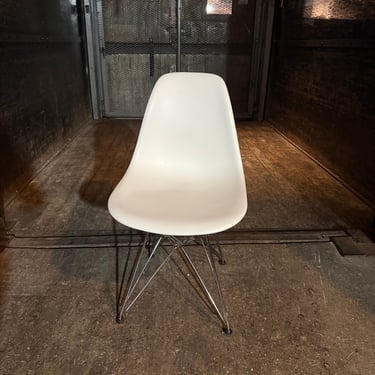Eames by Herman Miller Molded Plastic Side Chair