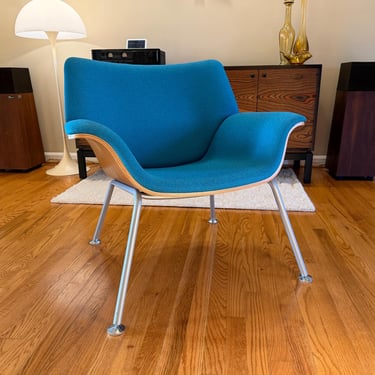 2 Avail Herman Miller Swoop Lounge Chair Walnut & Blue, 2016 