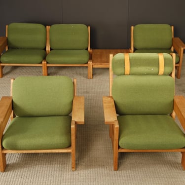 Modular Scandinavian Modern Oak Living Room Set in the Style of Aksel Dahl, Five Lounge Chairs and Coffee Table 