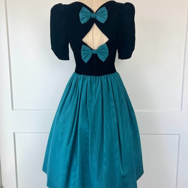 Vintage 1980s Jessica McClintock Gunne Sax Open Back Bow Detail Velvet & Jacquard Dress 
