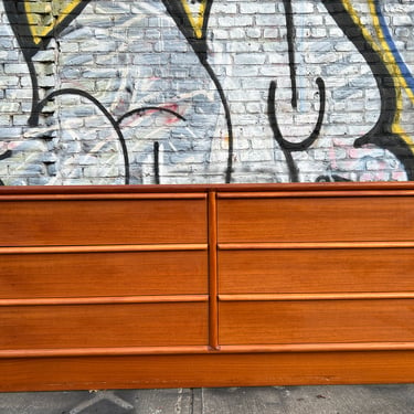 Mid century modern 6 drawer teak rounded dresser 