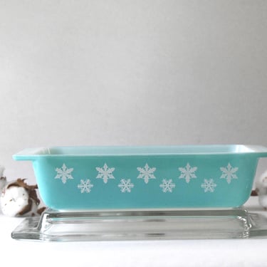 JAJ Pyrex Gaiety Snowflake Pattern. Turquoise 1950s British Made. Rare Pyrex Cookery / Serving 