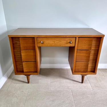 Mid Century Modern Desk by Johnson Carper Retro MCM 7 Drawer Walnut Desk 