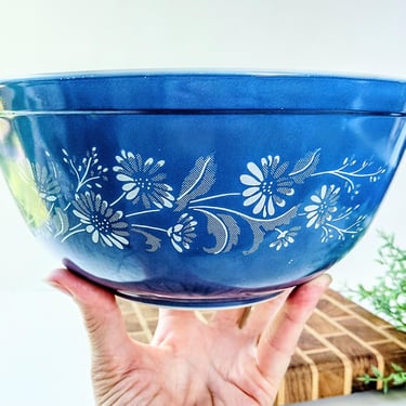 Vintage PYREX Nesting Mixing Bowl / #403/ Colonial Mist/ 1980s Collectible/ Country Cottage Core 