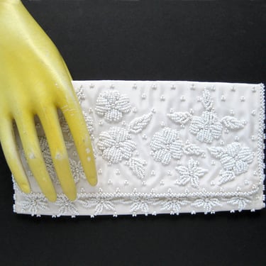 Vintage Heavily Beaded Floral Clutch Purse in White and Ivory, Mid Century Style, Evening Bag, Wedding Bride Prom Purse, Made in Hong Kong 