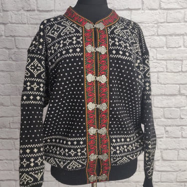 Vintage Made in Norway Pure Wool Sweater // Black and White Scandinavian Cardigan 