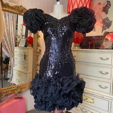 vintage 1980s black sequin cocktail dress ruffled statement 80s fashion sm alyce 