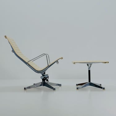 Mid Century Charles & Ray Eames EA 124 Aluminum Lounge Chair and Ottoman – Cream Leather Herman Miller, USA, 1980s 