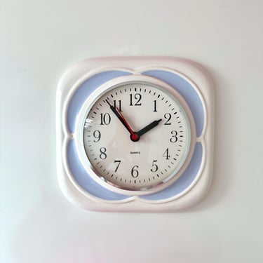 Vintage wall clock, kitchen clock, ceramic clock, 1970s clock, quartz movement, pastel ceramic, vintage interior Germany 