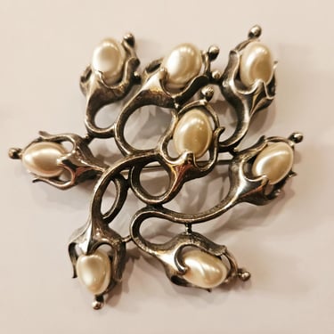 vintage Tortolani brutalist modernist large faux pearl brooch 
