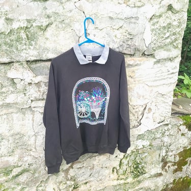 Vintage 1980's 1990's Women's Floral Graphic Polo Collared Sweatshirt (S to M) 