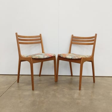 Pair of Vintage Danish Modern Oak Dining Chairs by Korup 