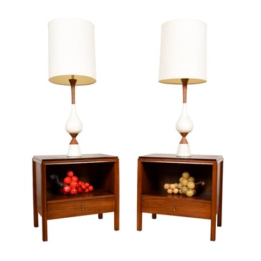 Walnut Pair of American Modernist Nightstands | End Tables