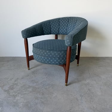 1960s Mid-Century Modern Floating Barrel Lounge Chair in Teal Upholstery with Walnut Frame & Brass Sabots 