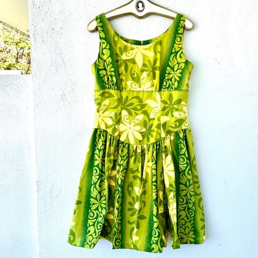 Vintage Hawaiian Floral Dress Hawaii 50s Style Apron Dress 