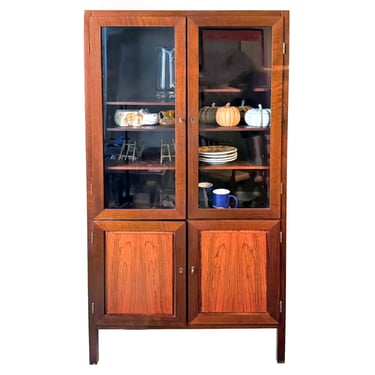 Two-Tone Locking Bar Cabinet w. Display + Closed Storage