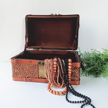 Vintage Rattan Woven Wicker Bamboo Brass Pirate Treasure Chest/Storage Chest/ Boho Rustic Farmhouse Country Cottage/ Rustic Brass Lock 