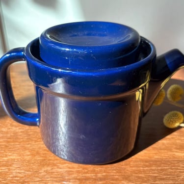Vintage Pfaltzgraff Cobalt Blue Ceramic Teapot w Flat Lid | Retro Mid-century Modern Minimalist American Pop Color Tea Coffee Drink Serving 