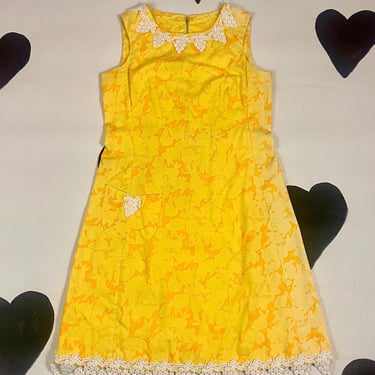 1960s The Lilly by Lilly Pulitzer yellow rabbits novelty print dress 60s printed bunnies grapes lace trim tropical summer sheath dress L 