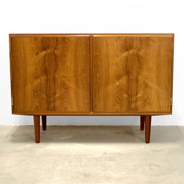 Hundevad & Co. Model #40/3 Rosewood Sideboard Designed by Carlo Jensen - #A1865