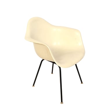 White DAX Eames Arm Shell Chair Herman Miller Fiberglass Shell Chair on H base 