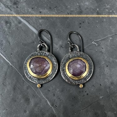 Faceted star sapphire earrings with sterling silver and 22kt gold, 