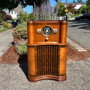 Stunning 1940 Zenith AM/SW/Bluetooth/MP3 Console Radio, Elec Restored 8S463, Tuning Eye.  SHIPPING is Extra 