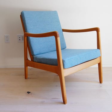 Danish Modern Ole Wanscher Beech Lounge Chair FD 109: Camira Wool Upholstery 