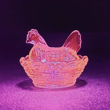Teal Green Vaseline Uranium Style Glass Mini Hen on Nest Chicken Salt Cellar Dish, Vintage Style Kitchen Decor, Retro Gift, Depression Style 