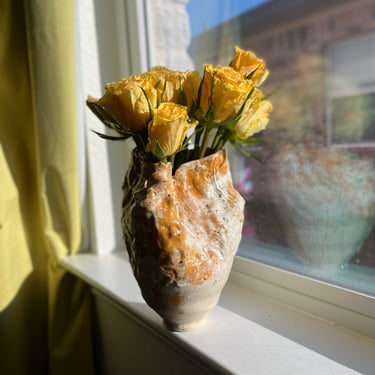 Contemporary Sculptural Vase | Abstract Art | Porcelain | Flower Arrangement | Minimalistic 