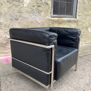 Mid Century Modern lounge chair Le Corbusier LC2 Danish modern side chair 