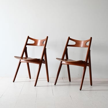 Pair of CH29 “Sawback” Chairs by Hans J. Wegner for Carl Hansen & Søn, 1950s Danish Teak Design 